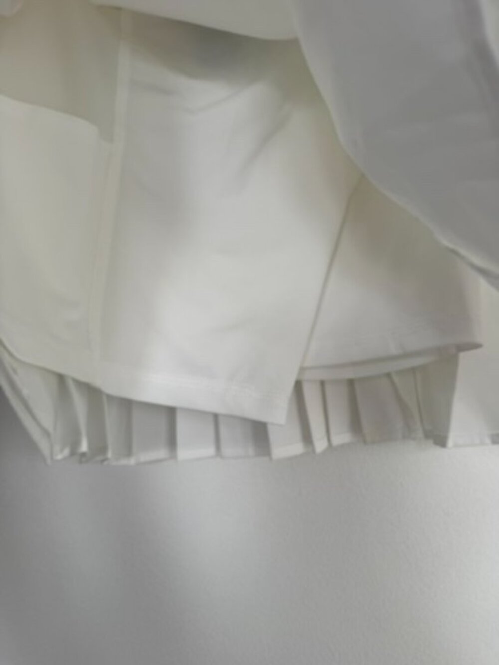 $90 Retail Lolë White Pleated Tennis Skort Built-In Shorts Athletic Skirt Medium - Picture 9 of 10